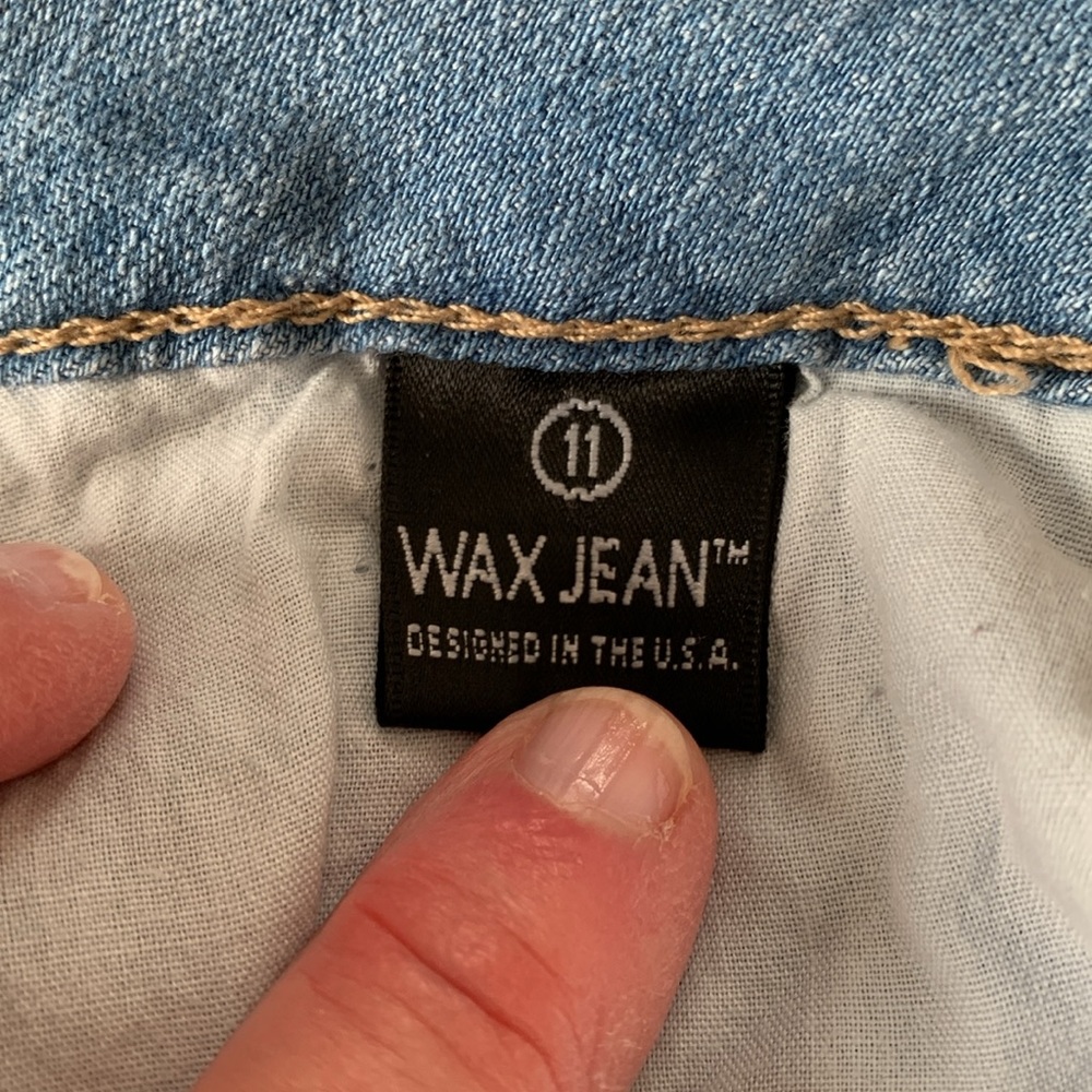 Wax Jean L.A. Straight Leg Jeans with Distressing & Classic Fit EUC - Picture 9 of 11